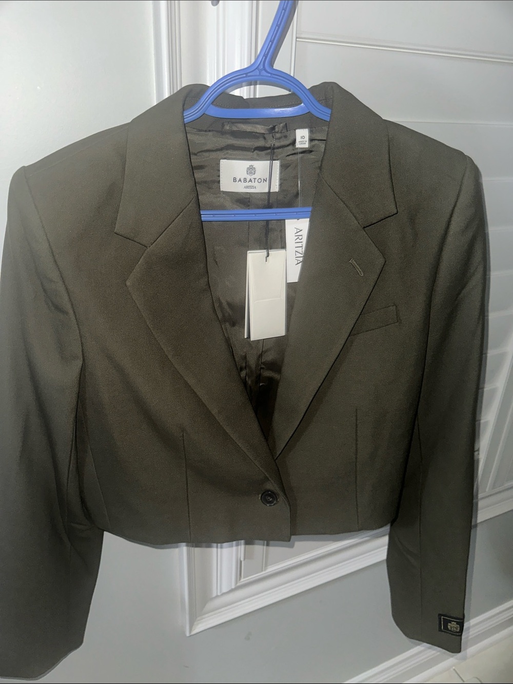 ARITIZIA BNWT Babaton Dark Olive Cropped Tailored Blazer Size 10